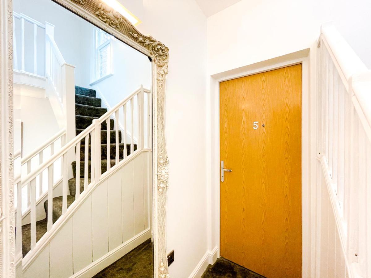 46 Ashfield Rd, Altrincham Hotell Exteriör bild